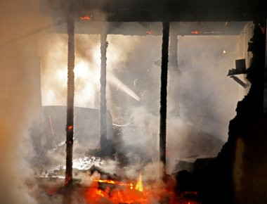 Γαλλία: Κράτηση υπόπτου εμπρηστή- Κατηγορείται για 16 εμπρησμούς σε ένα μήνα